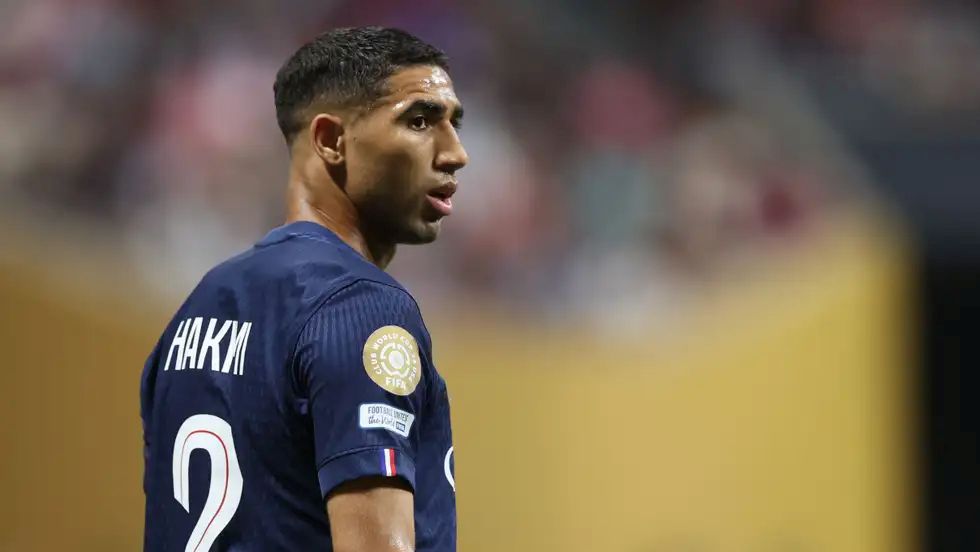 Achraf Hakimi Tegaskan Komitmen Penuh kepada PSG: “Saya Bahagia di Sini”