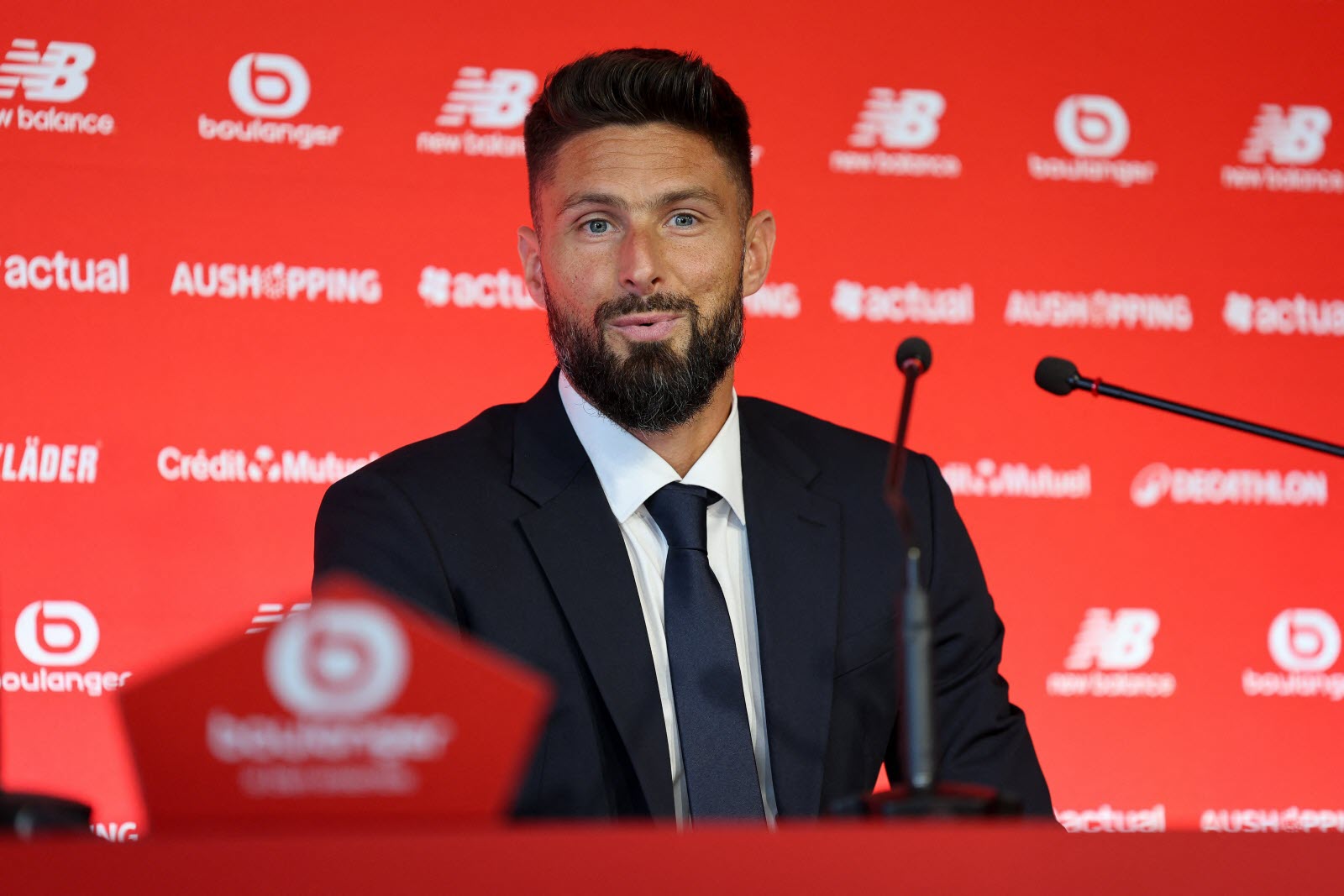 Olivier Giroud Keyakinan dan Kepercayaan Manajemen