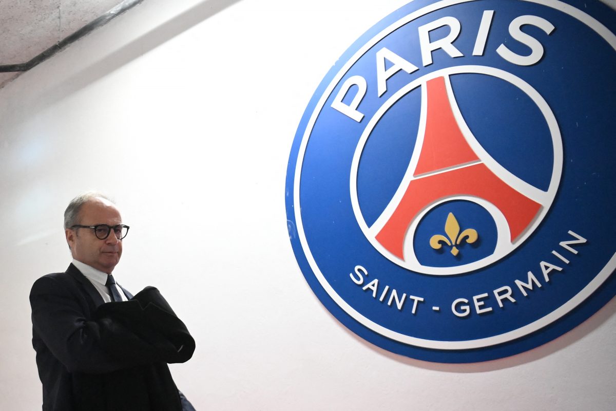 Paris Saint-Germain Rintangan Transfer Luis Campos temp