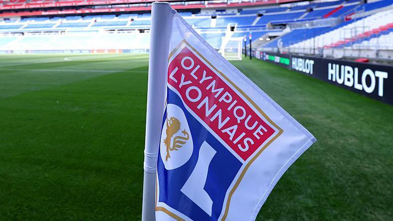 Olympique Lyonnais Bidik Gelandang Teratas Ligue 1